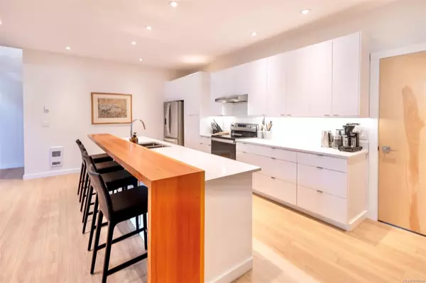 Tofino, BC V0R 2Z0,1316 Lynn Rd