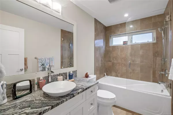 Qualicum Beach, BC V9K 2C1,5251 Island Hwy W #42