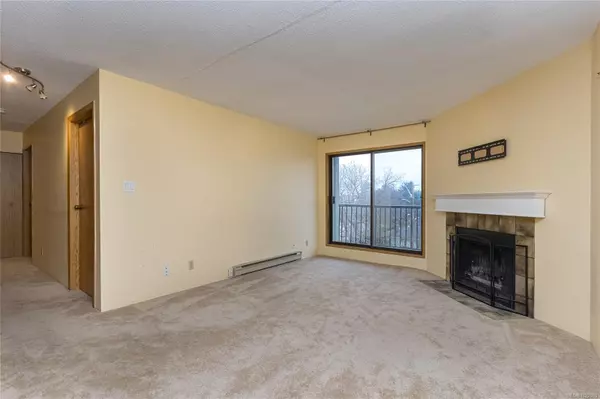 Victoria, BC V8R 1L4,1655 Begbie St #314