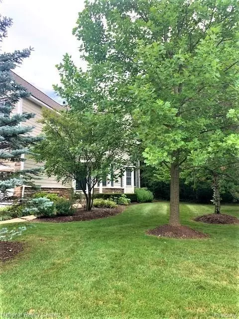 Novi, MI 48374,26298 FIELDSTONE DR