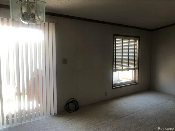 7336 Scotland CIR, Alma, MI 48801