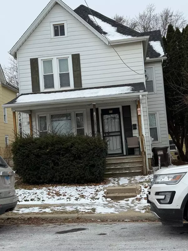 118 N GREEN AVE, Freeport, IL 61032