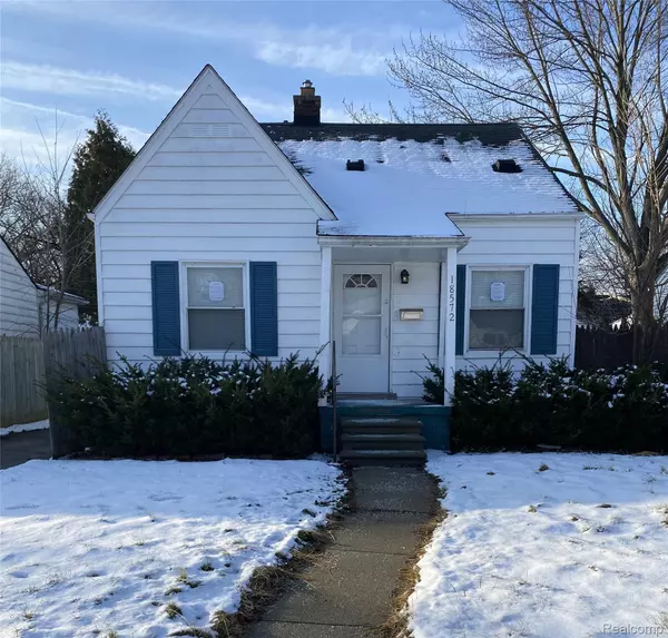 18572 Kenosha ST, Harper Woods, MI 48225