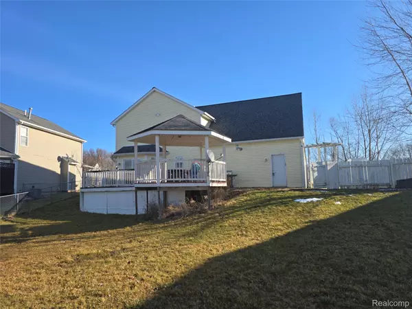 Linden, MI 48451,13046 Stony Brook PASS