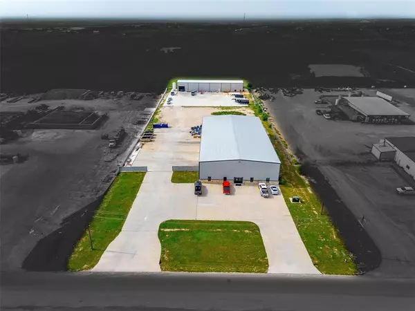 1050 Hughie Long Road, Cresson, TX 76035