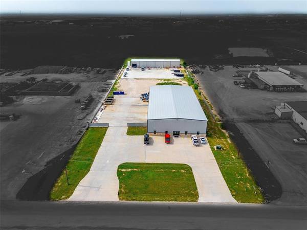 1050 Hughie Long Road,  Cresson,  TX 76035