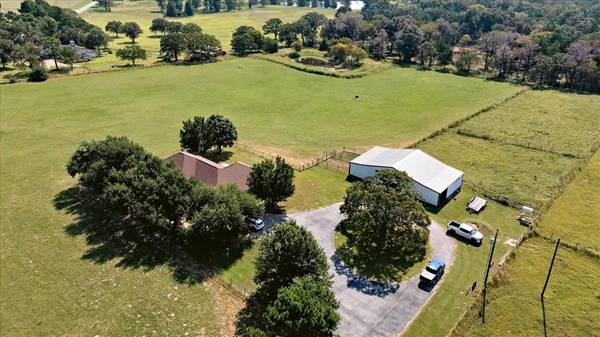 1235 W Fm 837, Montalba, TX 75853