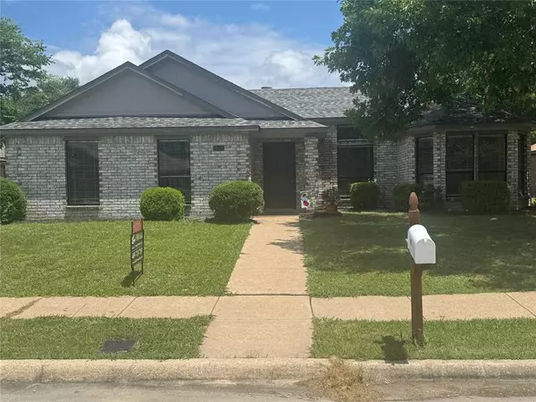 7805 Swiss Way, Rowlett, TX 75089