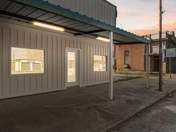 Itasca, TX 76055,109 W Main Street