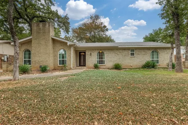 Grapevine, TX 76051,2828 Oak Forest Drive
