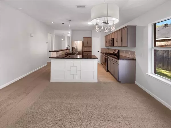 Glenn Heights, TX 75154,818 Creekside Drive