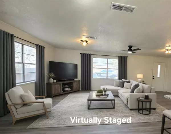 Groesbeck, TX 76642,406 E Brazos Street