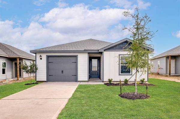 8324 White Wolf Trail, Ponder, TX 76259