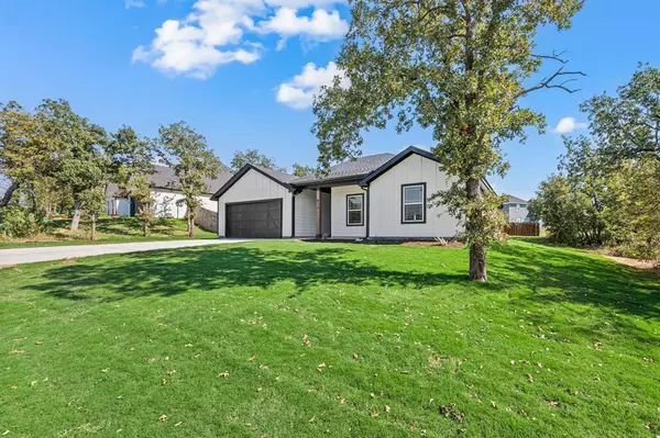 Runaway Bay, TX 76426,813 Haynie Drive