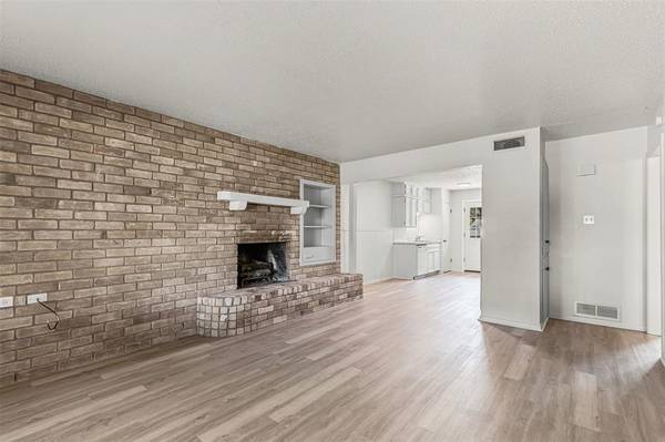 2530 E US Highway 377 #20, Granbury, TX 76049