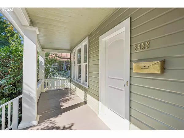 3923 SE MAIN ST, Portland, OR 97214