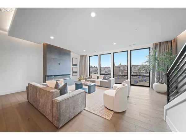 Washougal, WA 98671,2425 N R ST