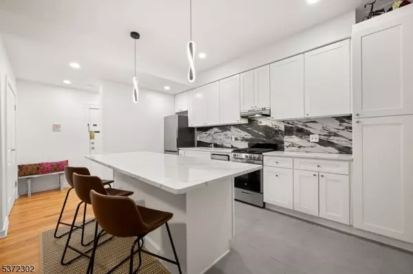 West New York Town, NJ 07093,6015 Kennedy Blvd #5A