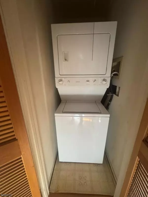 Wayne Twp., NJ 07470,39A Atherton Ct #A