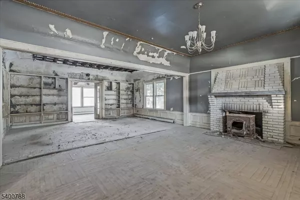 Newton Town, NJ 07860,40 Park Ave