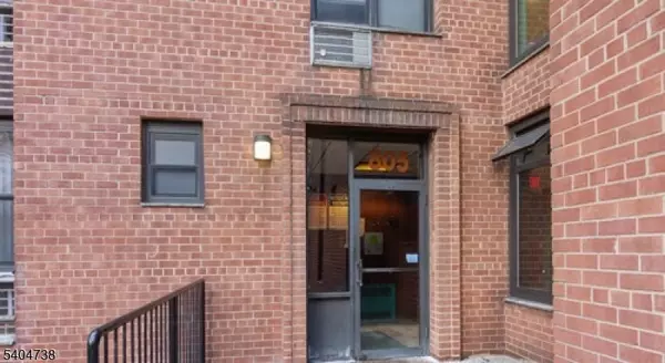 805 Pearl St, Elizabeth City, NJ 07202