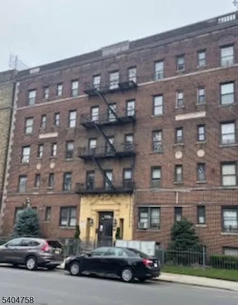 1116 Anna St #1C, Elizabeth City, NJ 07201