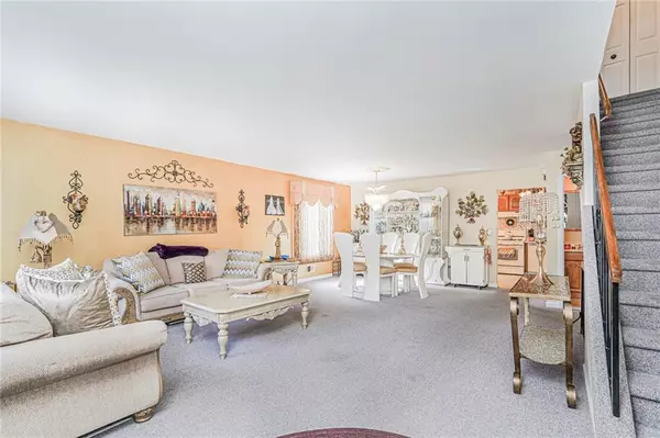 Staten  Island, NY 10309,97 Bower CT #1