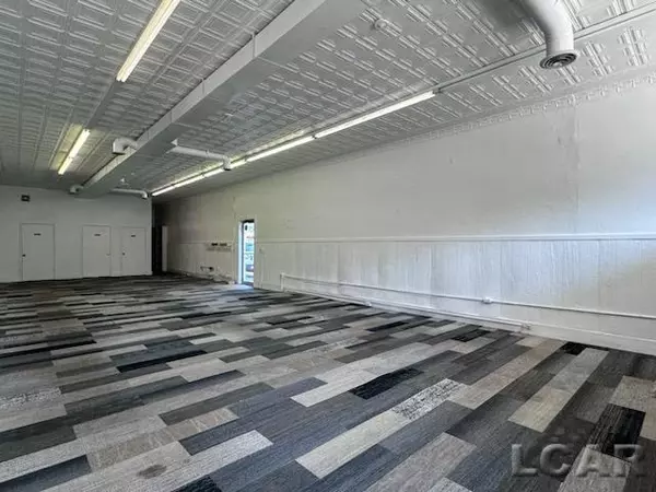 Adrian, MI 49221,810 W Maumee ST