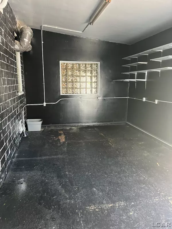 Adrian, MI 49221,810 W Maumee ST