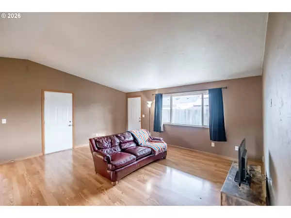 Albany, OR 97322,1940 17TH AVE