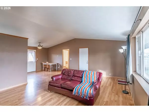 Albany, OR 97322,1940 17TH AVE