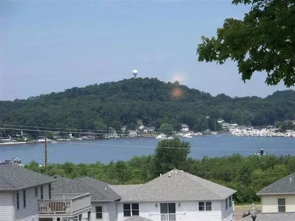 Douglas, MI 49406,150 W Center ST #G