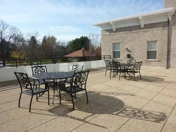 Douglas, MI 49406,150 W Center ST #G