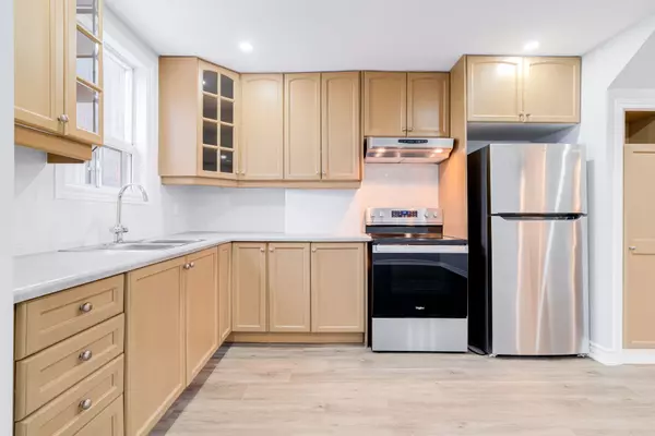 Toronto C03, ON M6E 2W3,384 Oakwood AVE #Main