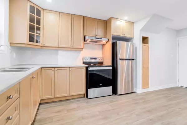 Toronto C03, ON M6E 2W3,384 Oakwood AVE #Main