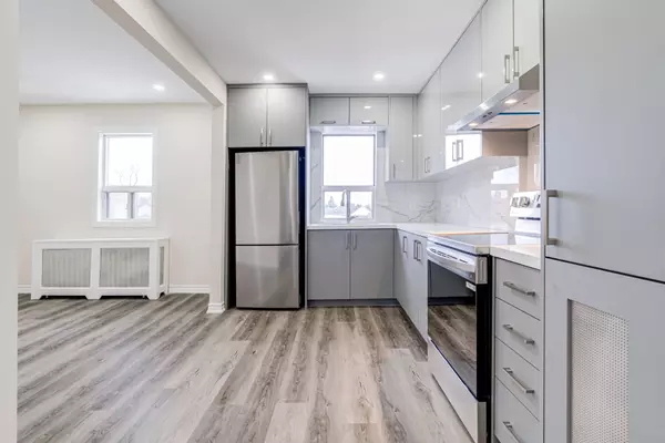 Toronto C03, ON M6E 2W3,384 Oakwood AVE #2nd