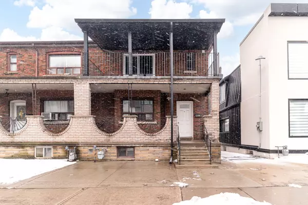 384 Oakwood AVE #2nd, Toronto C03, ON M6E 2W3