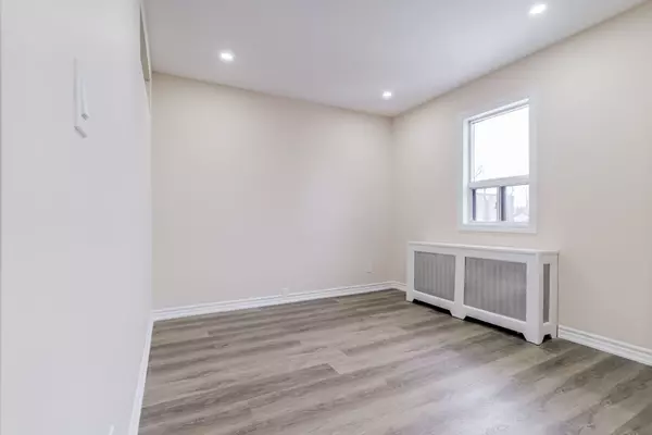 Toronto C03, ON M6E 2W3,384 Oakwood AVE #2nd