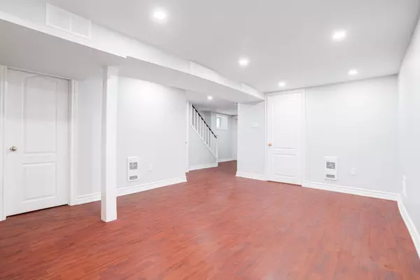 Toronto C03, ON M6E 2W3,384 Oakwood AVE #Lower