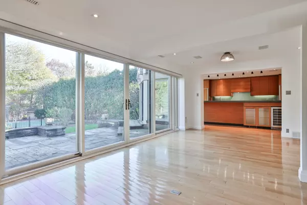 Toronto C04, ON M5M 3G3,46 Sandringham DR