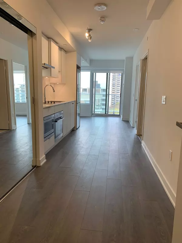 Toronto C10, ON M4P 0E3,99 Broadway AVE #912