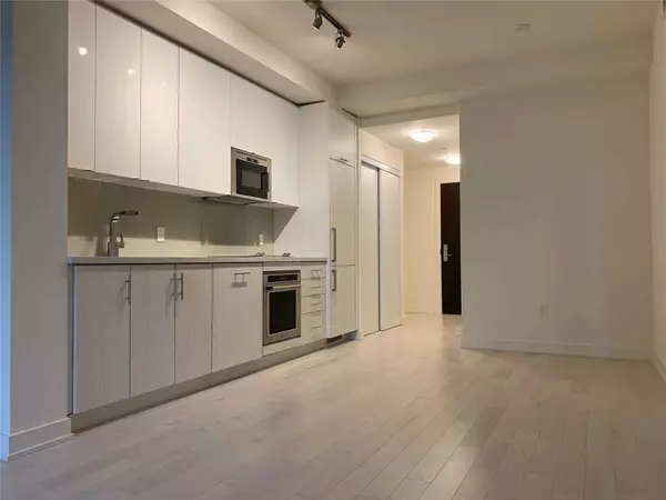 Toronto C01, ON M5V 1X2,330 Richmond ST W #1501