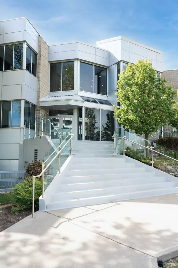 Toronto C15, ON M2H 2W1,1 Sparks AVE #2nd Fl