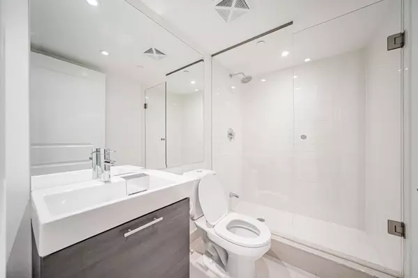 Toronto C01, ON M5B 0A5,Address not disclosed