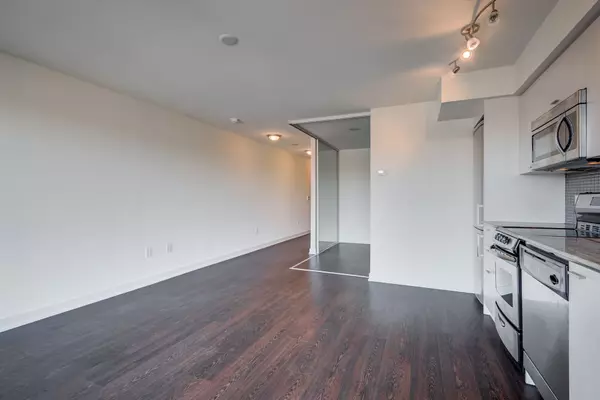 Toronto C01, ON M5V 0A9,78 Tecumseth ST #1212