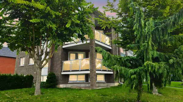 Oshawa, ON L1J 2B8,290 Elmgrove AVE #2