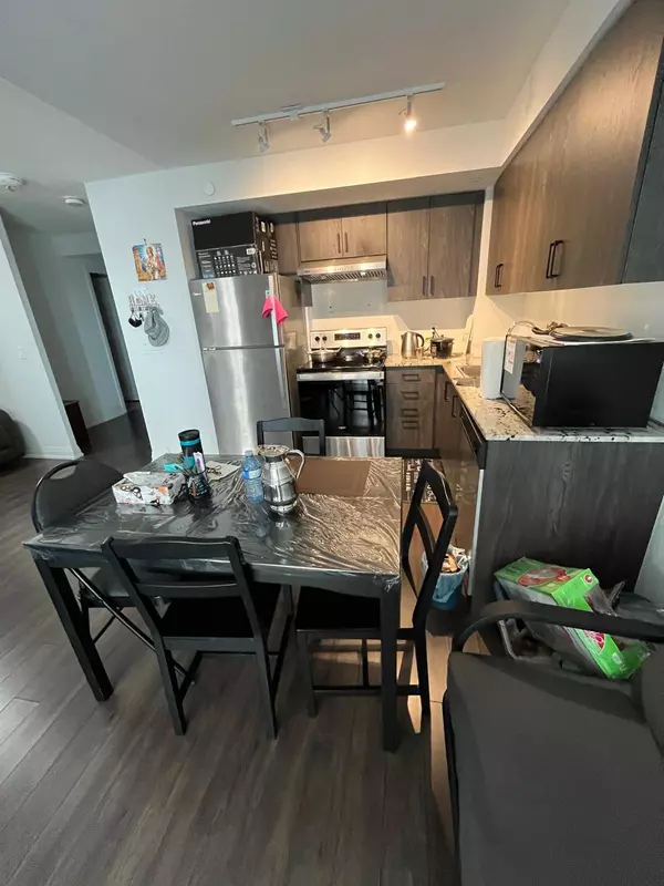 20 Meadowglen PL #429, Toronto E09, ON M1G 0A9