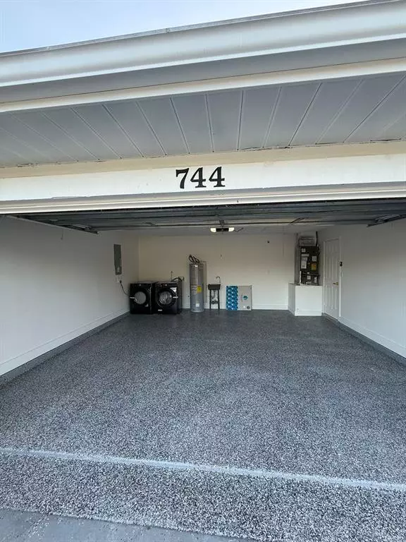 Port St Lucie, FL 34983,744 SW Carmelite Street