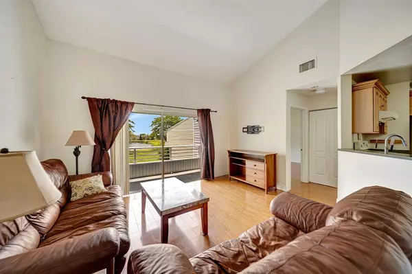 3461 NW 44th St #206, Lauderdale Lakes, FL 33309