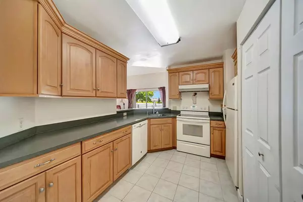 Lauderdale Lakes, FL 33309,3461 NW 44th St #206